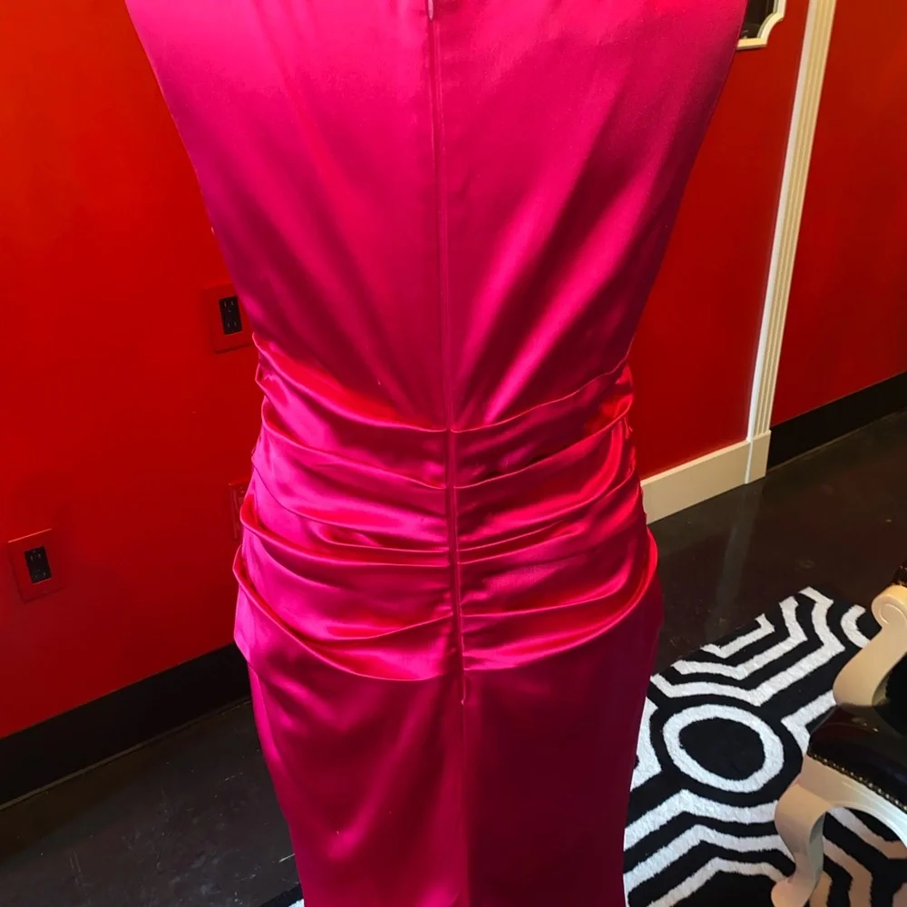 Talbot Runhof Barbie pink, fuchsia evening gown in duchesse satin.  SZ 14/44. - Picture 6 of 13